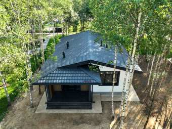metallocherepitsa-grand-line-kvinta-plyus-kvinta-plus-0-5-rooftop-barkhat-ral-7024-mokryy-asfalt1